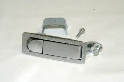 SIDE DOOR LATCH